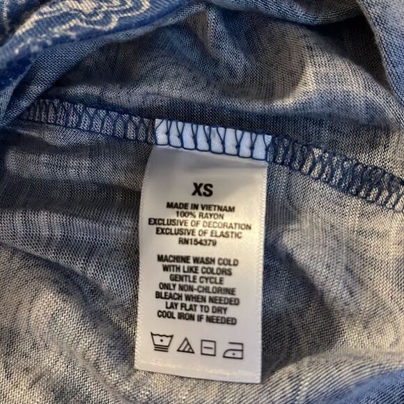 AEROPOSTALE blue and white sleeveless top with skinny adjustable straps SZ XS - Picture 7 of 9